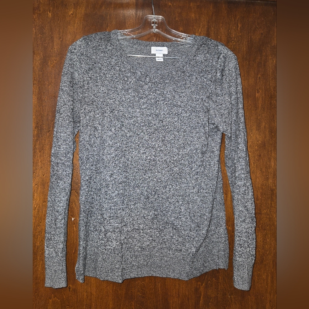 Black & white old navy sweater. Size small.
